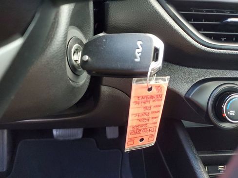 Used 2022 Kia Forte LXS image 36