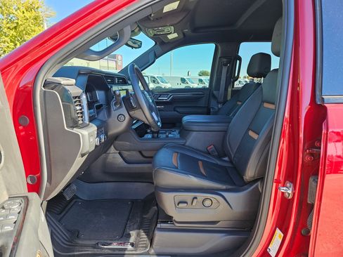 Used 2024 GMC Sierra 1500 AT4 w/ Technology Package image 9