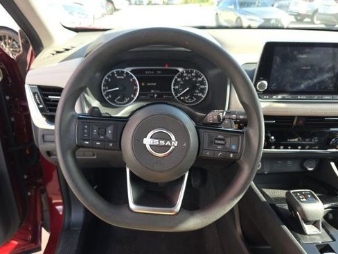 Used 2023 Nissan Rogue SV FWD image 15