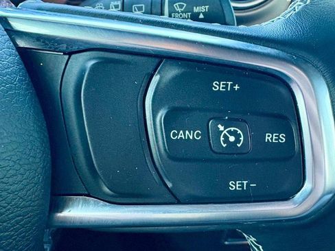 Used 2020 Jeep Wrangler Unlimited Sahara image 22