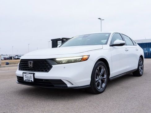 Used 2025 Honda Accord EX-L image 3