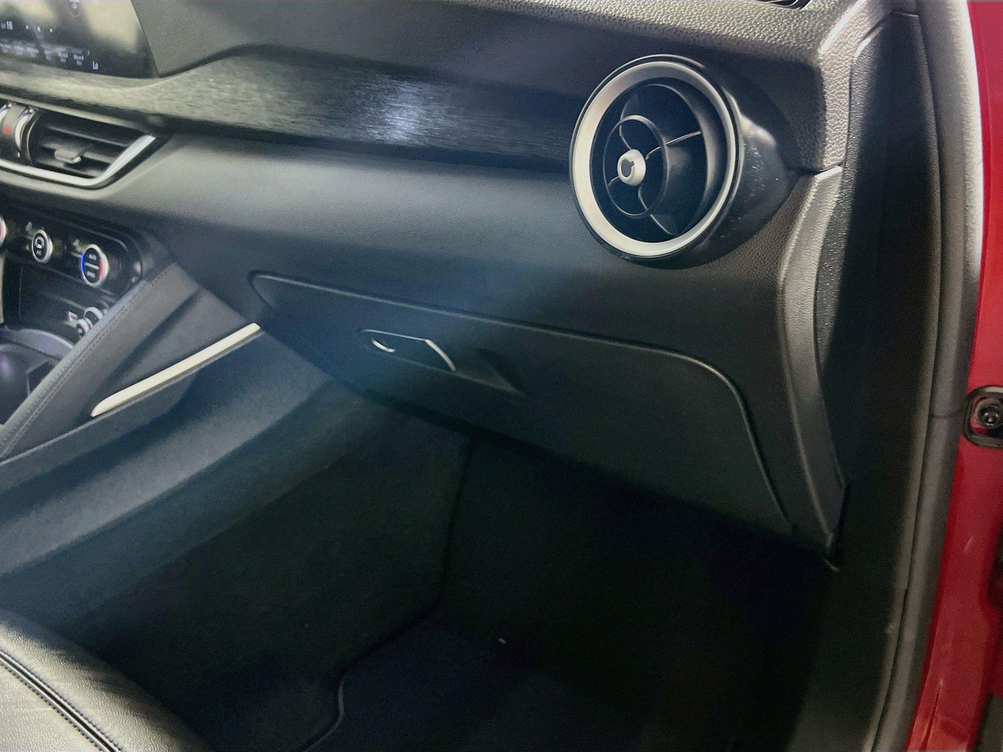 Used 2023 Alfa Romeo Stelvio Sprint RWD image 34