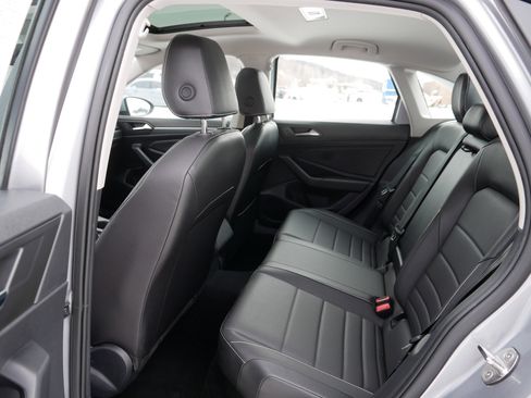 Used 2024 Volkswagen Jetta SE image 36