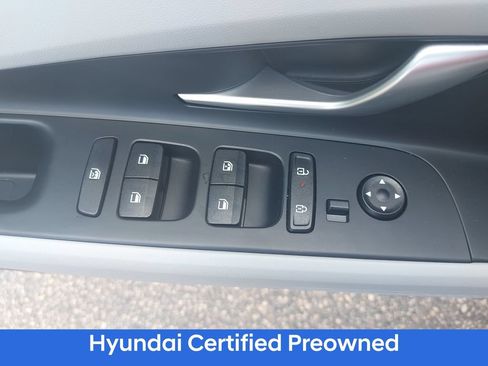 Certified 2025 Hyundai Elantra Limited FWD image 29