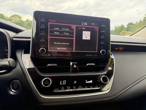 Used 2020 Toyota Corolla XLE FWD image 22