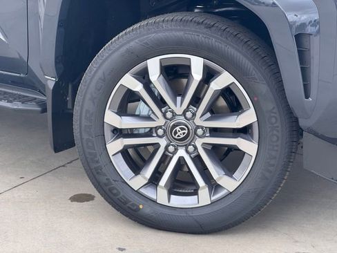 New 2026 Toyota 4Runner Limited AWD/4WD image 2