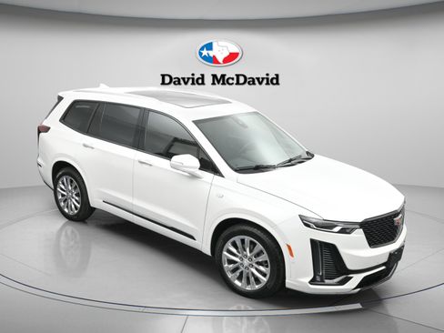 Used 2023 Cadillac XT6 Premium Luxury w/ Technology Package FWD image 42