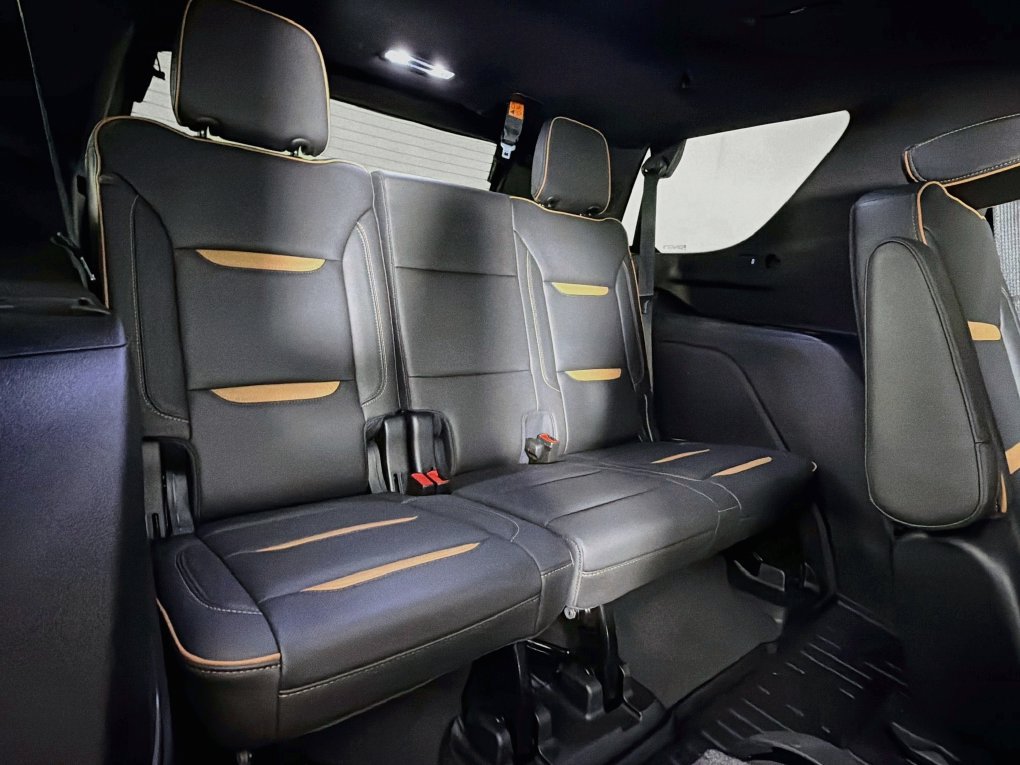 Used 2021 GMC Yukon AT4 w/ Technology Package AWD/4WD image 23