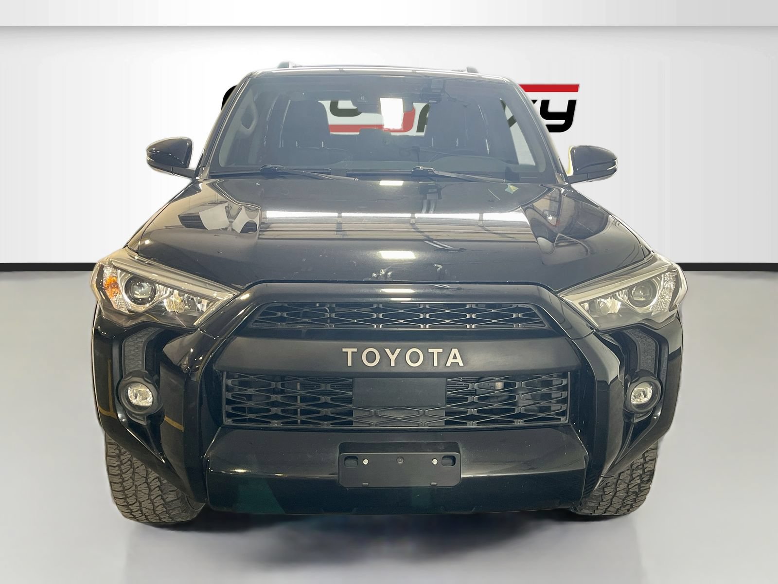 Used 2021 Toyota 4Runner SR5 Premium w/ Moonroof Package RWD image 2