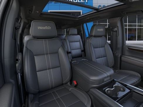 New 2026 Chevrolet Suburban High Country AWD/4WD image 16