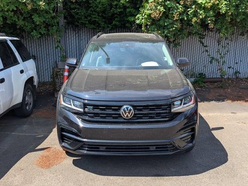 Used 2023 Volkswagen Atlas SEL R-Line AWD/4WD image 8