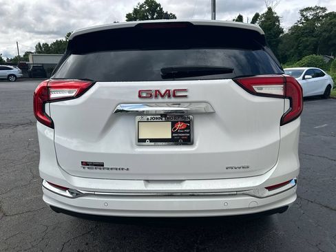 Used 2024 GMC Terrain Denali w/ Denali Premium Package AWD/4WD image 7