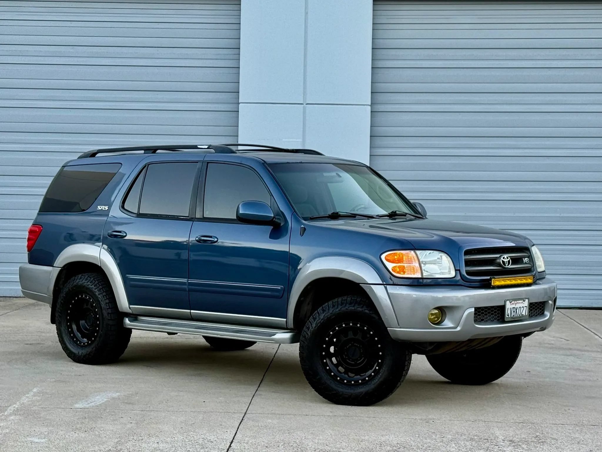 Used 2002 Toyota Sequoia SR5 RWD image 1