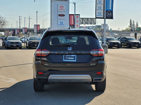 Certified 2023 Honda Pilot Elite image 6