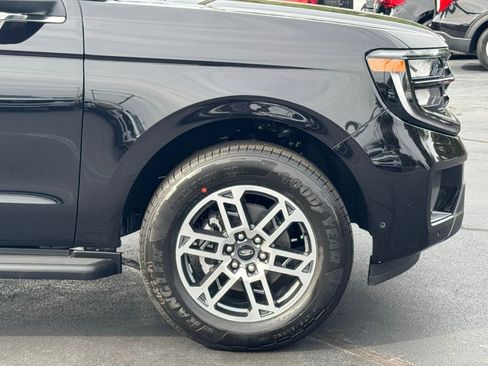 New 2025 Ford Expedition Active image 53