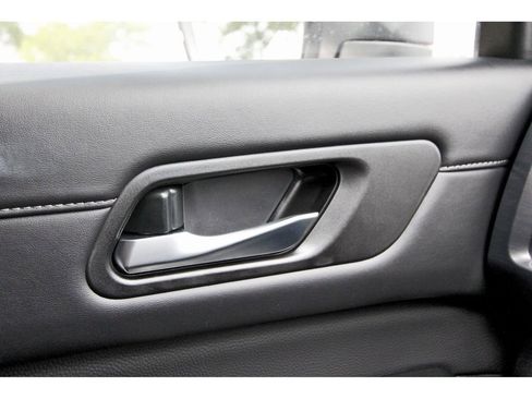 New 2026 Nissan Pathfinder SL w/ SL Premium Package (P04) FWD image 17