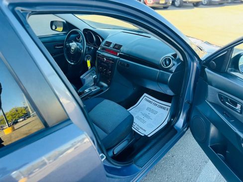 Used 2008 MAZDA MAZDA3 i Touring Value FWD image 11