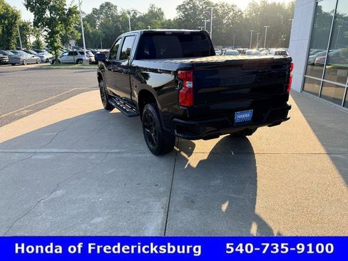 Used 2021 Chevrolet Silverado 1500 Custom Trail Boss w/ Midnight Edition AWD/4WD image 3