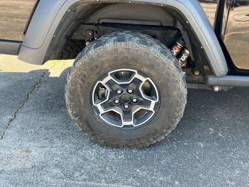 Used 2023 Jeep Gladiator Mojave w/ Cold Weather Group image 12