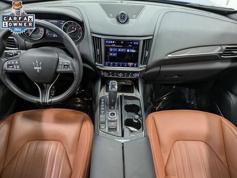 Used 2023 Maserati Levante GT AWD/4WD image 23