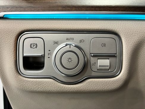 Used 2022 Mercedes-Benz GLS 450 GLS 450 4MATIC Sport Utility 4 image 41