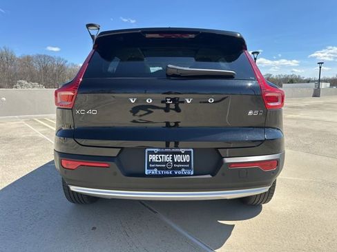 Certified 2023 Volvo XC40 B5 Plus w/ Driver Assist Package AWD/4WD image 7