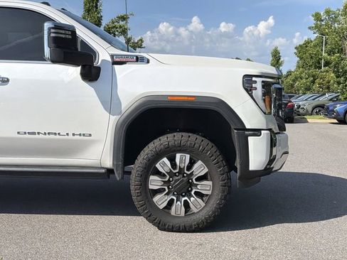 Used 2024 GMC Sierra 2500 Denali w/ Denali Reserve Package AWD/4WD image 13
