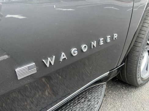 Used 2022 Jeep Wagoneer Series II w/ Premium Group I AWD/4WD image 28