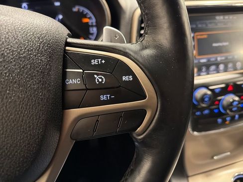 Used 2014 Jeep Grand Cherokee Limited image 24