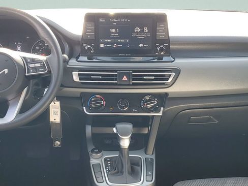 Used 2022 Kia Seltos LX AWD/4WD image 15