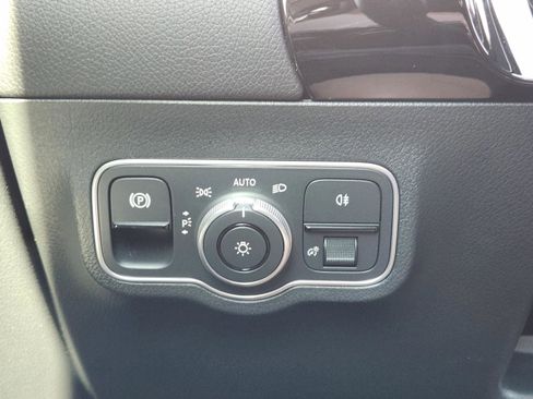 Certified 2025 Mercedes-Benz GLA 250 image 14