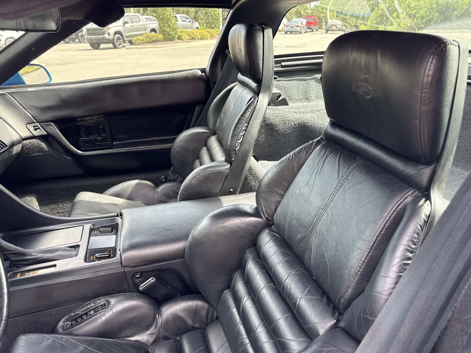 Used 1993 Chevrolet Corvette Coupe RWD image 18