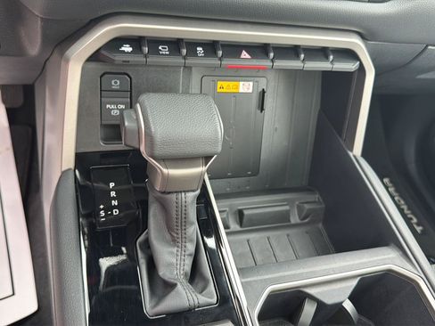 Used 2023 Toyota Tundra Limited AWD/4WD image 21