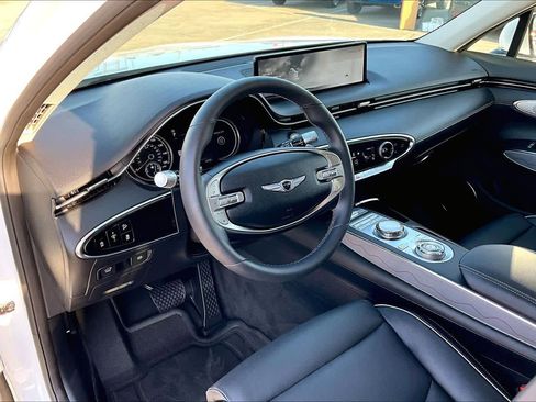Used 2025 Genesis GV70 2.5T w/ Advanced Package image 17