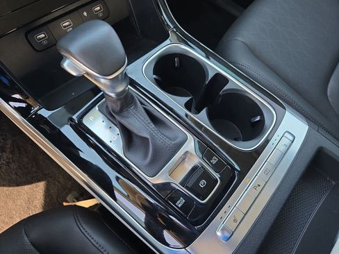 Certified 2023 Kia Carnival EX image 35