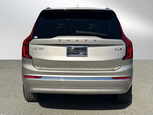 Used 2026 Volvo XC90 B6 Core w/ Protection Package Premier AWD/4WD image 4