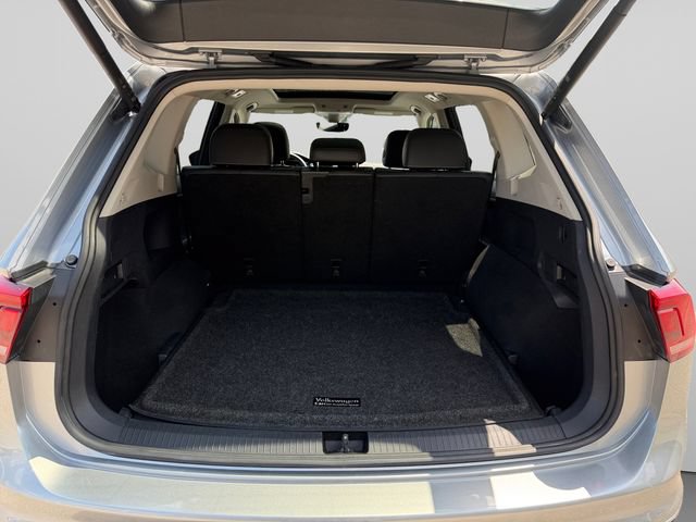 Used 2022 Volkswagen Tiguan SE w/ Panoramic Sunroof Package AWD/4WD image 19