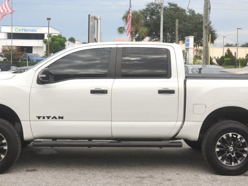 Used 2018 Nissan Titan SV w/ SV Convenience Package RWD image 21