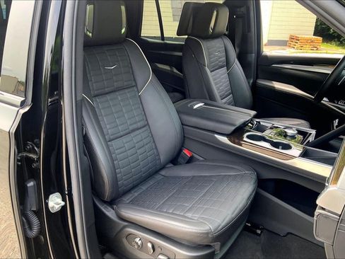 Certified 2025 Cadillac Escalade Sport Platinum AWD/4WD image 7