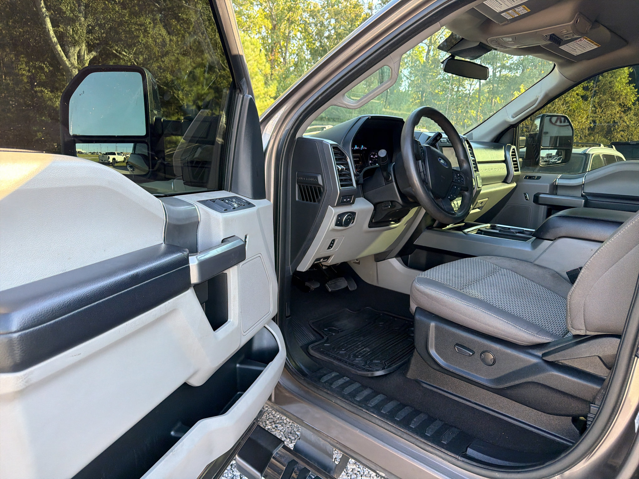 Used 2020 Ford F250 XLT w/ XLT Premium Package AWD/4WD image 12
