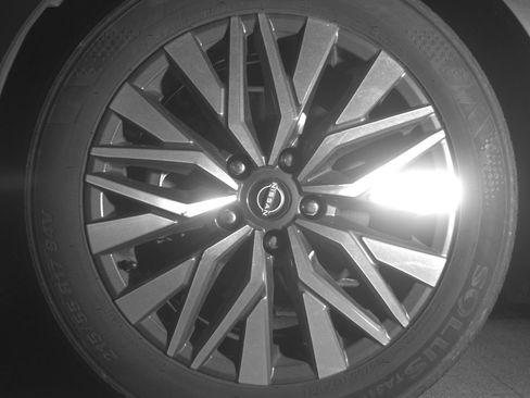 Used 2025 Nissan Altima 2.5 SV image 9