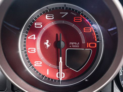 Used 2013 Ferrari California image 31