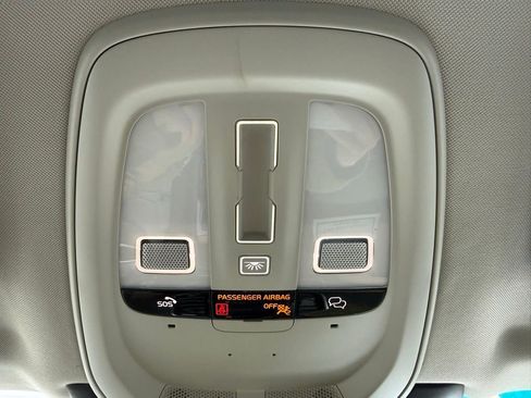 Used 2023 Volvo XC90 B6 Plus image 26