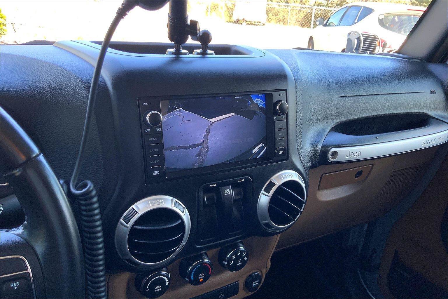Certified 2016 Jeep Wrangler Rubicon w/ Power Convenience Group AWD/4WD image 21