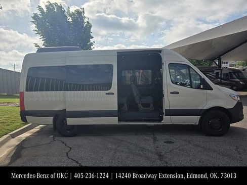 Used 2025 Mercedes-Benz Sprinter 2500 image 3