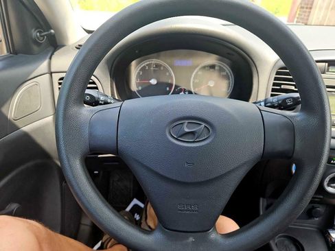 Used 2011 Hyundai Accent GS image 24