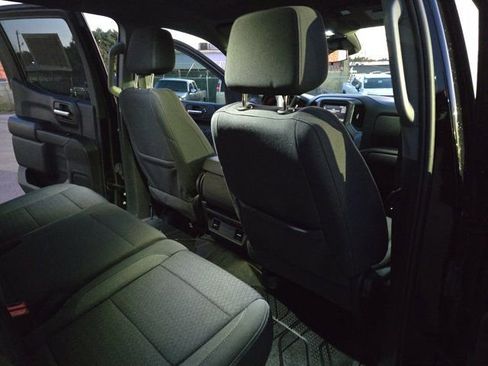 Used 2023 Chevrolet Silverado 1500 Custom image 11