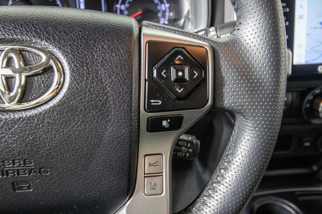 Used 2022 Toyota 4Runner SR5 Premium w/ Moonroof Package RWD image 22