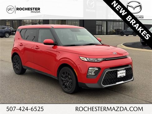 Used 2021 Kia Soul LX image 1