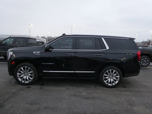 Used 2022 GMC Yukon SLT w/ SLT Premium Package image 25